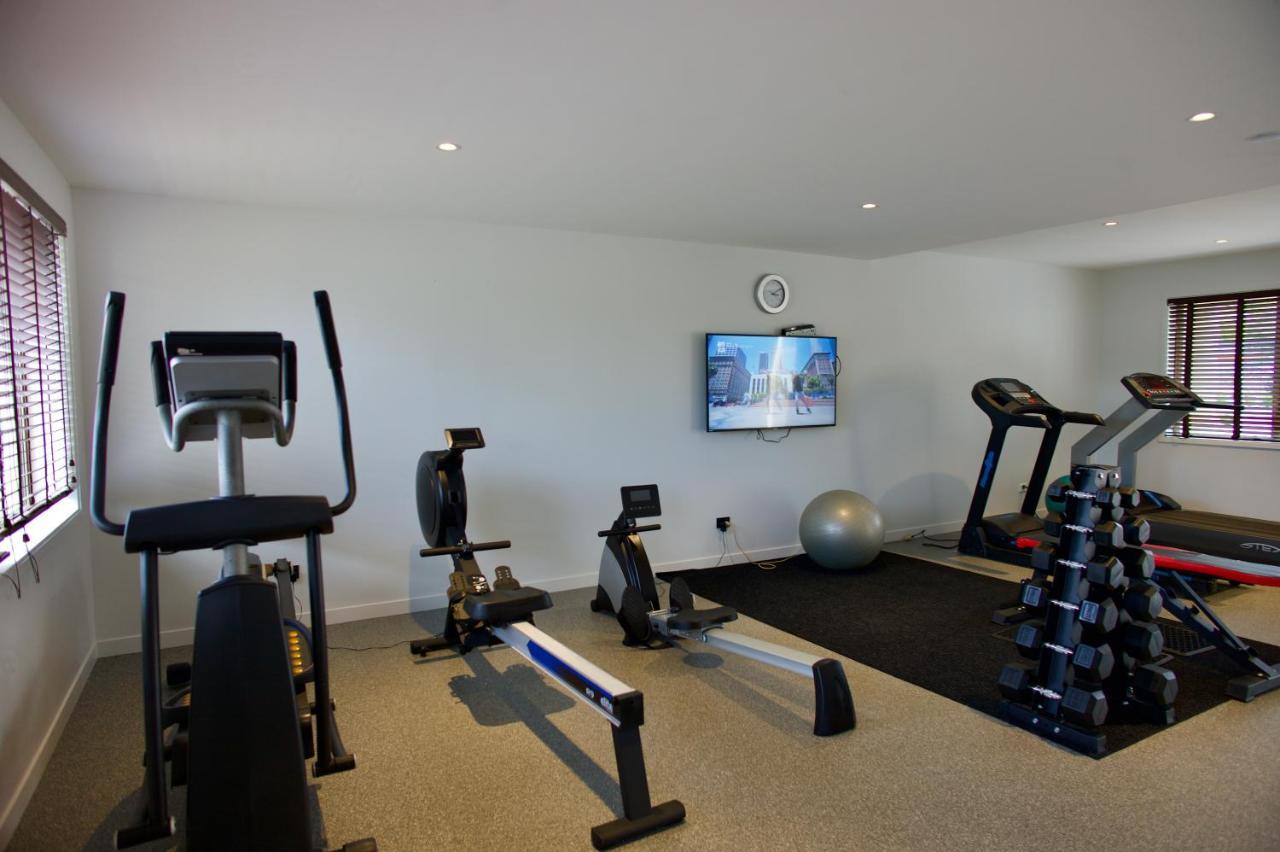 Regal Palms Resort Роторуа Екстериор снимка A home gym