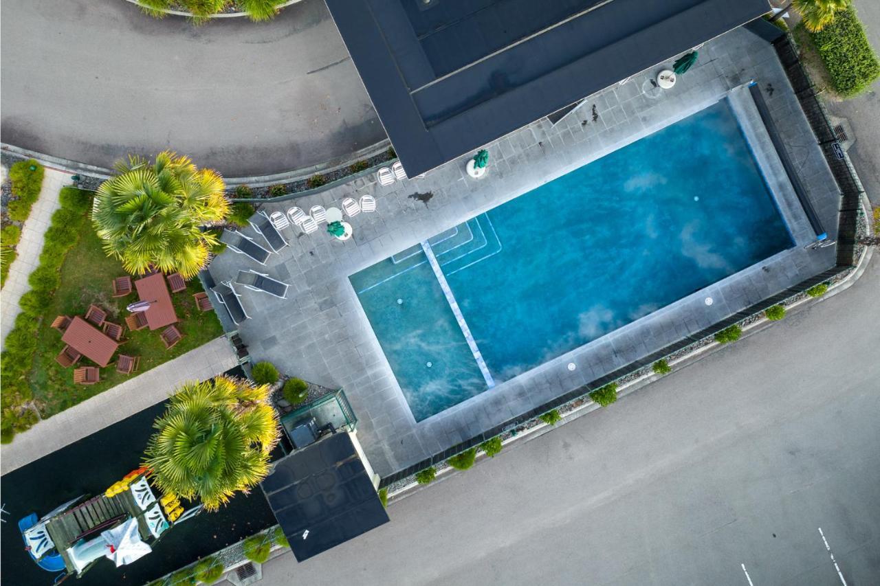 Regal Palms Resort Роторуа Екстериор снимка Aerial view of the swimming pool
