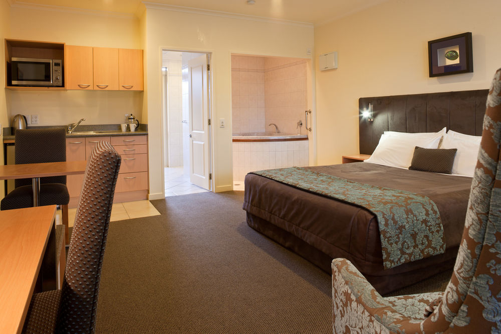 Regal Palms Resort Роторуа Екстериор снимка A studio apartment in Australia